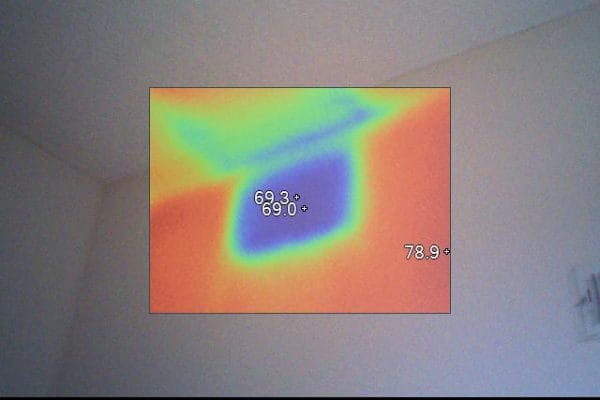 Thermal image of missing insulation